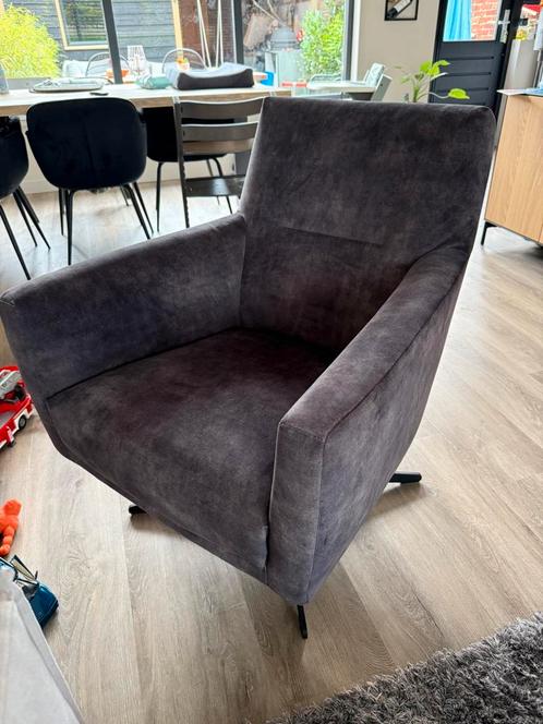 Moderne draaifauteuil in antraciet, Huis en Inrichting, Fauteuils, Zo goed als nieuw, Stof, Ophalen