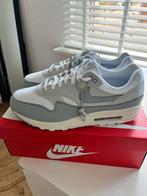 NEW Nike Air Max 1 Pure Platinum Light Smoke Grey 47.5 47,5, Kleding | Heren, Schoenen, Nieuw, Ophalen of Verzenden, Wit, Sneakers of Gympen