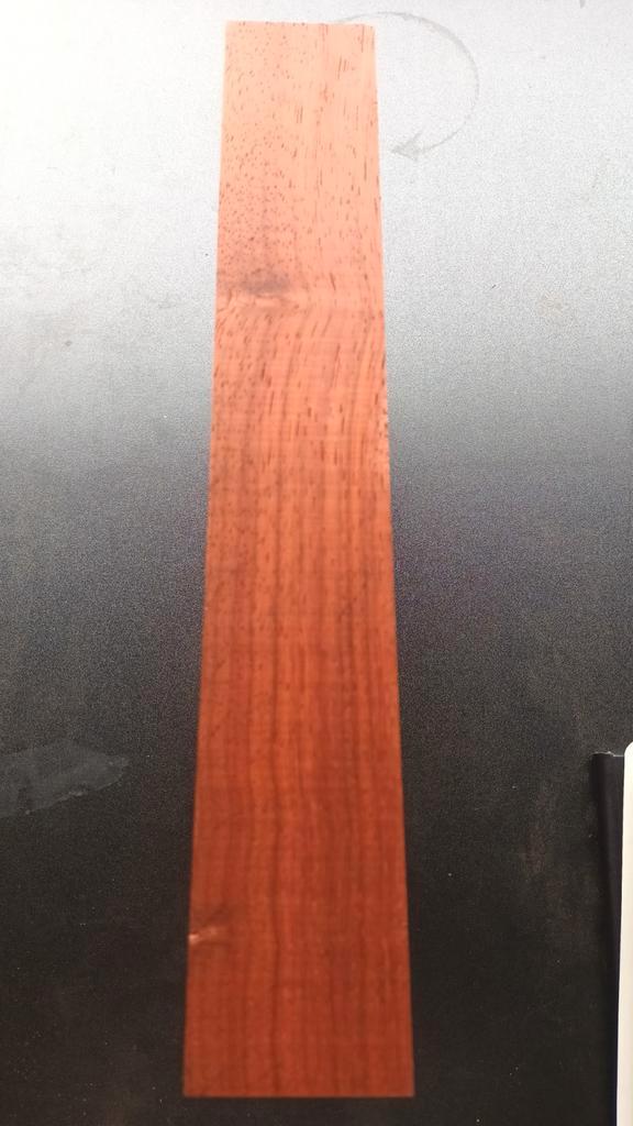 Padouk blok nr 12.  33 x 22 x 5,5 cm, Hobby en Vrije tijd, Overige Hobby en Vrije tijd, Ophalen of Verzenden