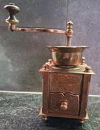 Antieke zware en gedetailleerde  Koffiemolen, Antiek en Kunst, Antiek | Koper en Brons, Ophalen of Verzenden, Koper