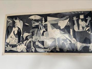 Vintage print van Guernica (Picasso) op textiel beschikbaar voor biedingen