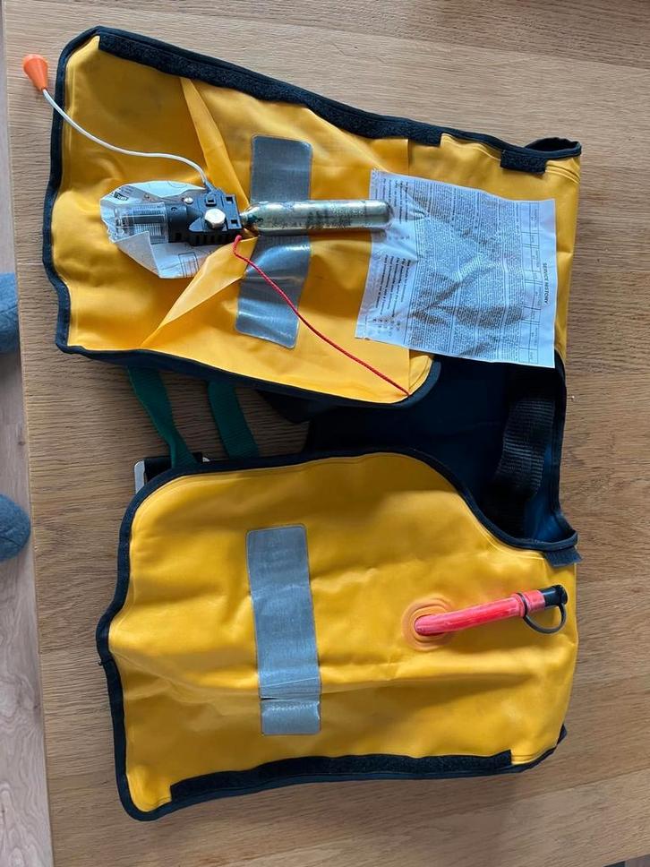 3 Opblaasbare Zwemvesten - Veiligheid op het Water, Watersport en Boten, Accessoires en Onderhoud, Gebruikt, Overige typen, Ophalen of Verzenden