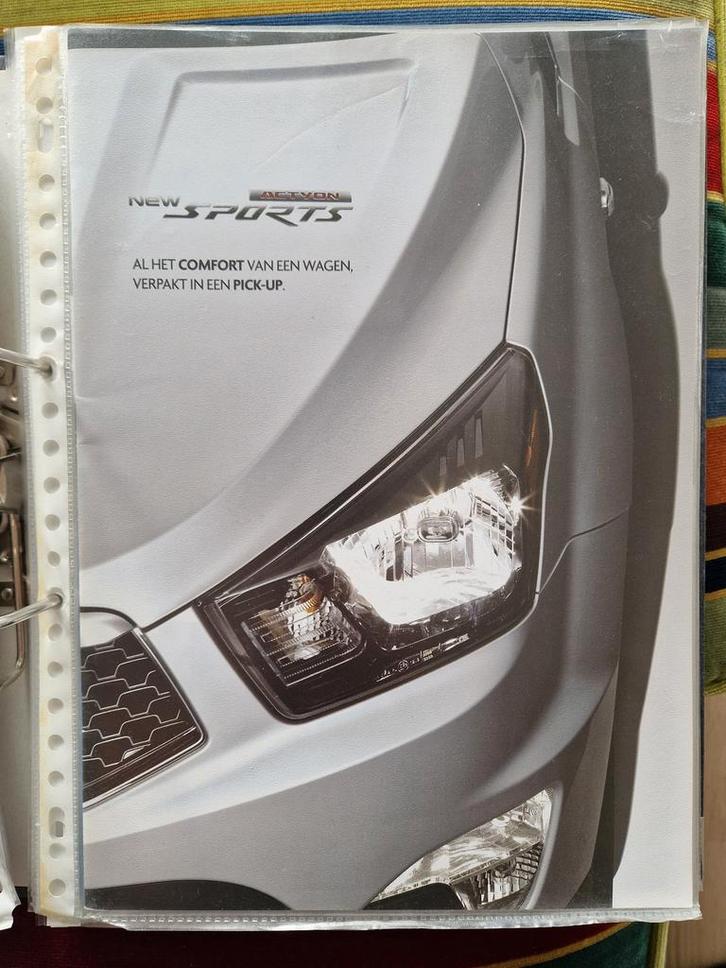 Folders Ssangyong, Boeken, Auto's | Folders en Tijdschriften, Zo goed als nieuw, Overige merken, Ophalen of Verzenden