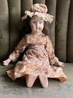 Antieke Porseleinen Pop met Stoffen Lijf, Ophalen of Verzenden, Gebruikt, Pop