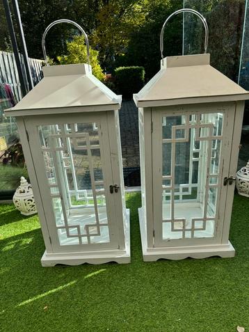 2 Enorme Witte houten beschikbaar voor biedingen