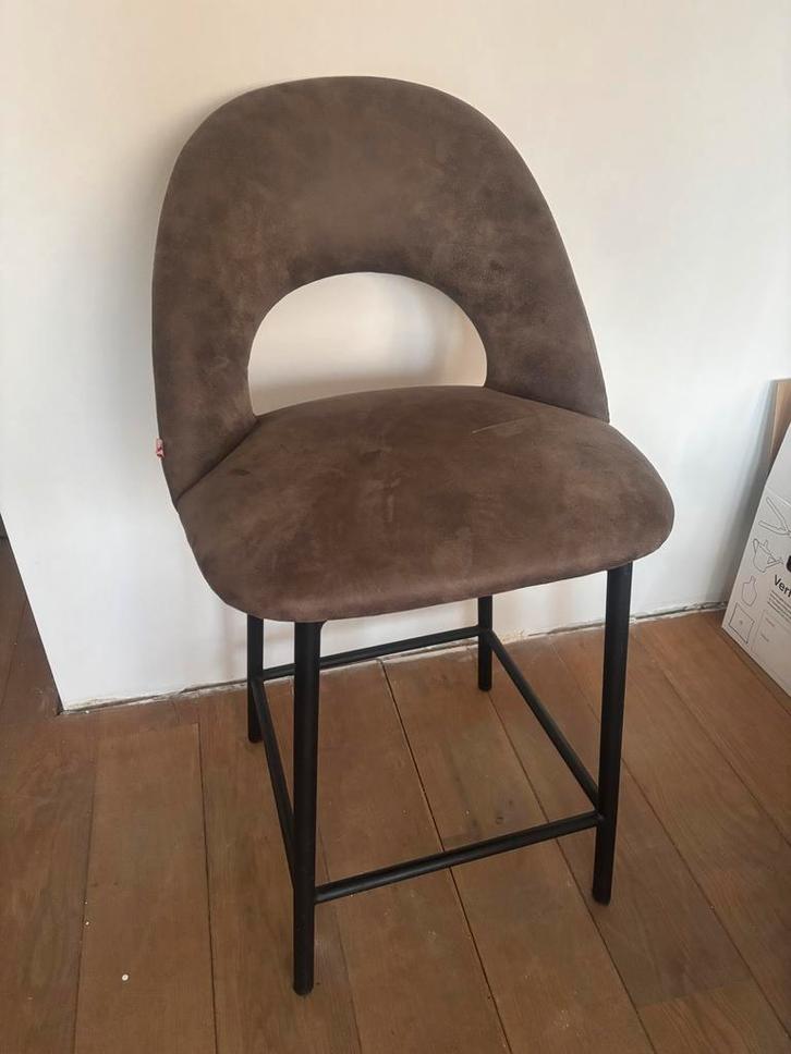 Mooie barkruk zgan - Showmodel, Huis en Inrichting, Stoelen, Zo goed als nieuw, Eén, Metaal, Bruin, Ophalen of Verzenden