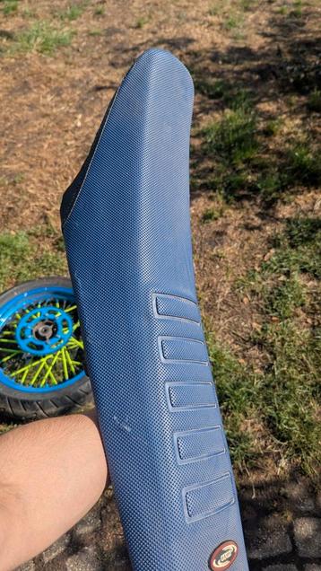 Yamaha dt 50 zadel beschikbaar voor biedingen