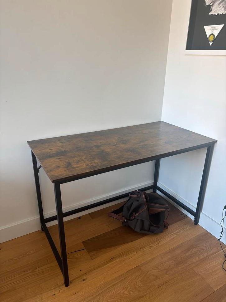 Houten Bureau met Stalen Poten, Huis en Inrichting, Bureaus, Gebruikt, Bureau, Ophalen