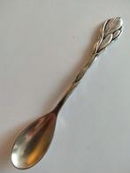 Theelepeltje. Bloem (krokus of tulp?) Verzilverd, Ophalen of Verzenden