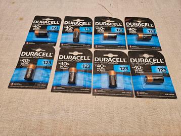 Duracel 3 volt batterijen  beschikbaar voor biedingen