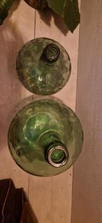 Twee groene glazen vazen, Antiek en Kunst, Antiek | Glas en Kristal, Ophalen of Verzenden