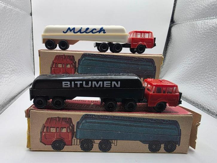 Twee keer vrachtwagen, Hobby en Vrije tijd, Modelauto's | Overige schalen, Zo goed als nieuw, Bus of Vrachtwagen, Ophalen of Verzenden