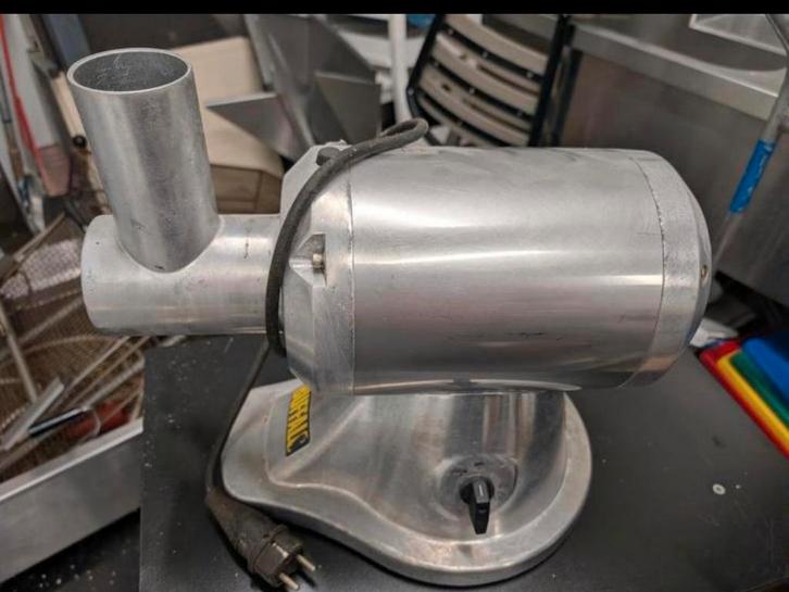 Incompleet gehakt molen wel nog werkend, Witgoed en Apparatuur, Keukenmixers, Nieuw, 4 liter of meer, 3 snelheden of meer, Ophalen of Verzenden
