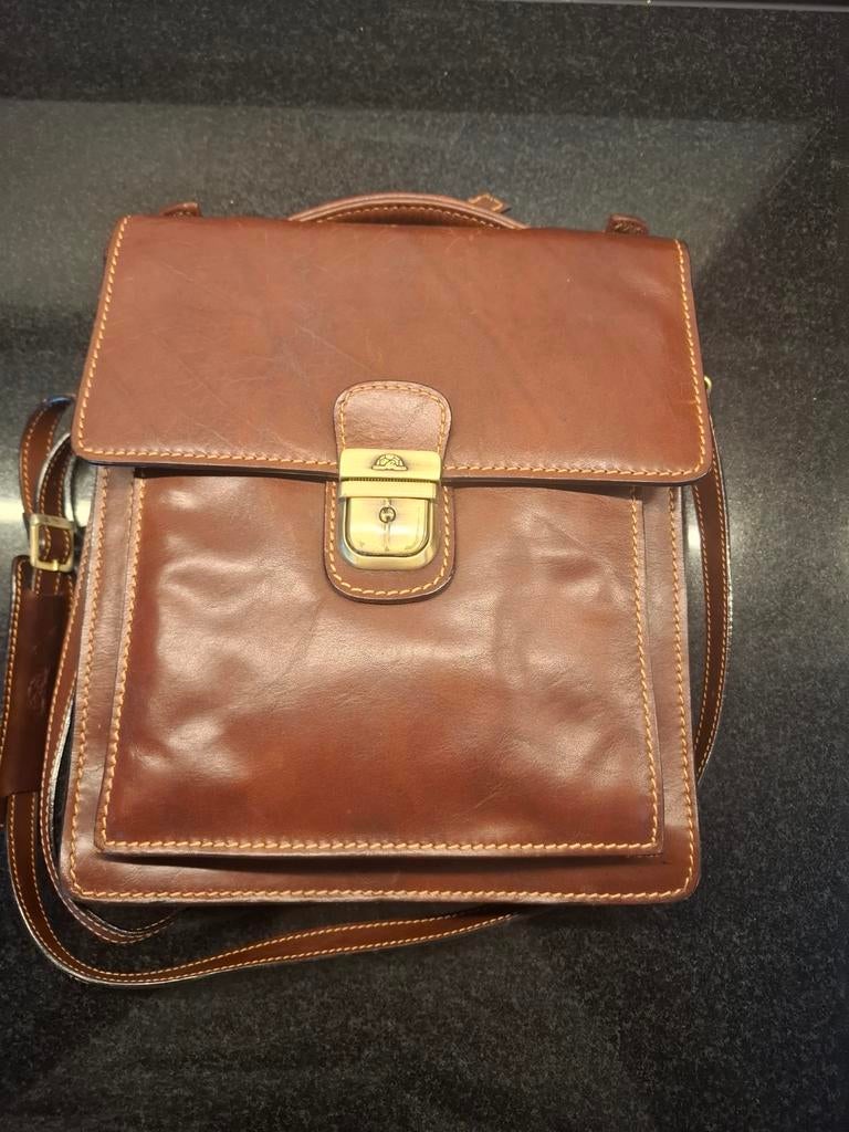 Tony Perotti leren schoudertas - Nieuwstaat, Overige merken, Bruin, Nieuw, Ophalen of Verzenden