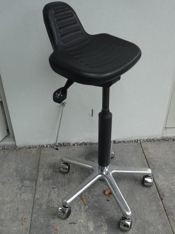 Score stoel zit/sta hulp ergonomische werkstoel verrijdbaar, Huis en Inrichting, Bureaustoelen, Zo goed als nieuw, Bureaustoel