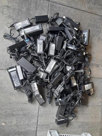Partij HP Laptop adapters  beschikbaar voor biedingen