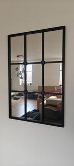 Metalen spiegel in venster stijl 60x90 cm, Lenaig, Huis en Inrichting, Woonaccessoires | Spiegels, Ophalen, Zo goed als nieuw