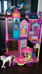 Barbie Dreamtopia kasteel met koets met eenhoorn en div.acc, Kinderen en Baby's, Zo goed als nieuw, Ophalen