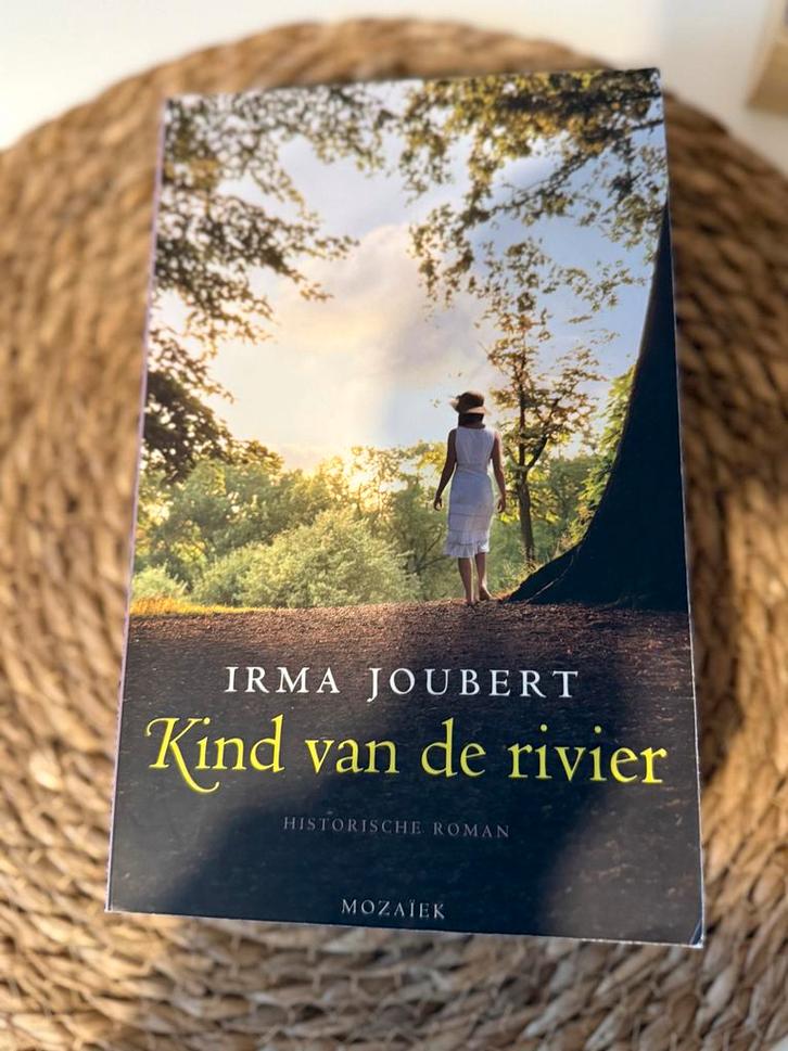 Irma Joubert - Kind van de rivier, Boeken, Historische romans, Zo goed als nieuw, Ophalen of Verzenden