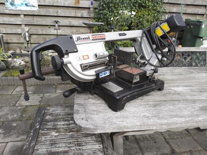 Bandzaag Femi lintzaag draagbaar 2kW ijzerzaag, Doe-het-zelf en Verbouw, Gereedschap | Zaagmachines, Gebruikt, Lintzaag, 1200 watt of meer