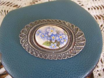 Broche * tin + emaille * mooie bloemen *  beschikbaar voor biedingen