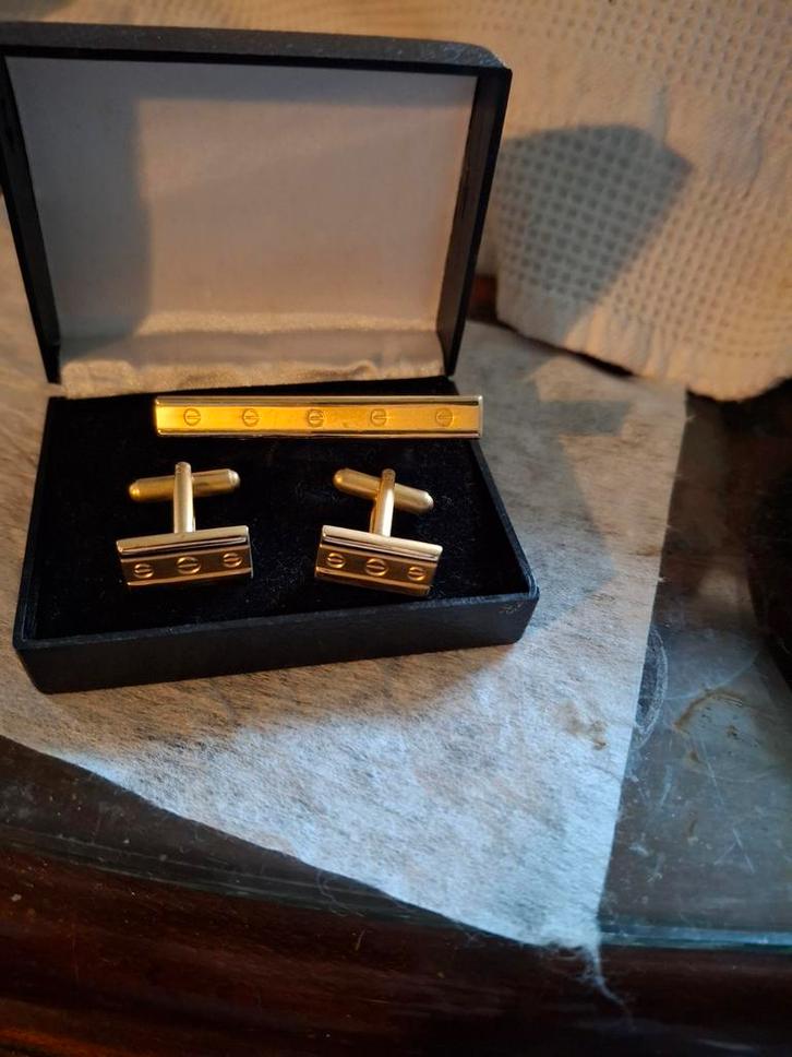 Vergulden Manchetknopen met stropdas speld, Sieraden, Tassen en Uiterlijk, Manchetknopen, Nieuw, Overige materialen, Verguld, Ophalen of Verzenden