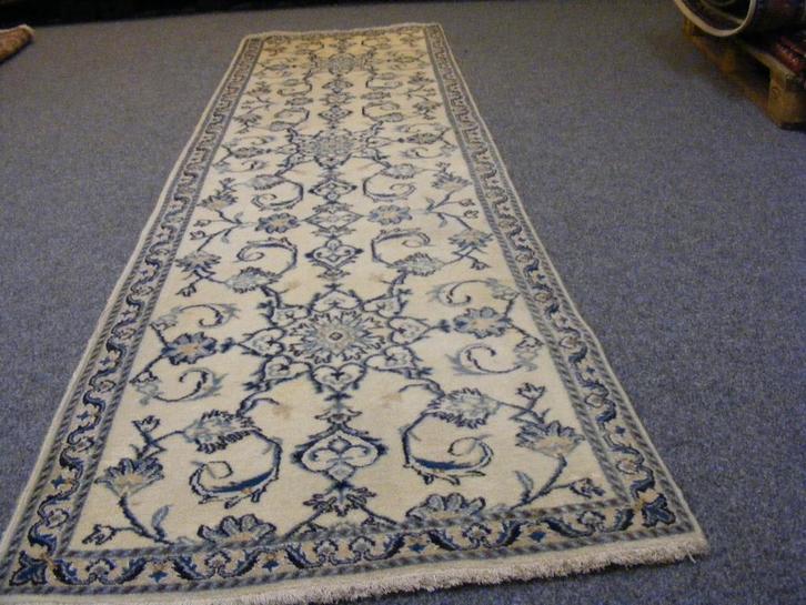 Handgeknoopt Perzisch  Loper Nain--iran Maat:0.78X2.85,m, Huis en Inrichting, Stoffering | Tapijten en Kleden, Zo goed als nieuw