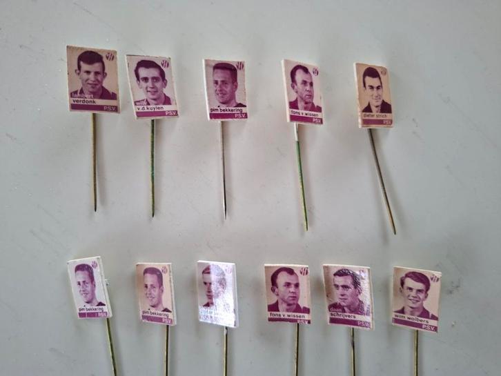 Voetbalspeldjes van Houten o.a. Feyenoord, Ajax,, Verzamelen, Speldjes, Pins en Buttons, Gebruikt, Speldje of Pin, Sport, Ophalen of Verzenden