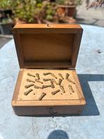 Kistje met vintage horlogemakers tooltjes, Antiek en Kunst, Antiek | Gereedschap en Instrumenten, Ophalen of Verzenden
