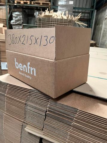 Partij nieuwe verzendozen 380x215x130 mm beschikbaar voor biedingen