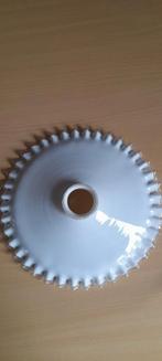 Mooi vintage lampenkapje van melkglas, zonder vitting., Huis en Inrichting, Lampen | Lampenkappen, Gebruikt, Wit, Ophalen of Verzenden