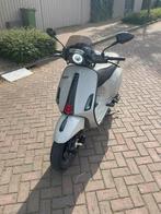Vespa sprint 80cc, Fietsen en Brommers, Scooters | Vespa, Ophalen, Maximaal 45 km/u, Vespa S, Zo goed als nieuw