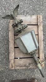 Antieke koetslamp met adelaar, Ophalen