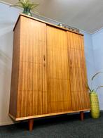 Vintage kledingkast jaren 50/60 retro Midcentury kast teak, Huis en Inrichting, Kasten | Kledingkasten, Ophalen, Gebruikt, Midcentury deens design jaren 50/60 retro linnenkast kast