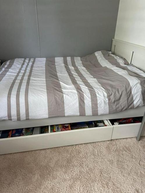 Bed van ikea, Huis en Inrichting, Slaapkamer | Bedden, Zo goed als nieuw, Tweepersoons, 160 cm, 200 cm, Hout, Wit, Ophalen