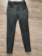 Dames nep leren stretch broek maat 38 M van STRADIVARIUS, Kleding | Dames, Broeken en Pantalons, Maat 38/40 (M), Zwart, Ophalen of Verzenden