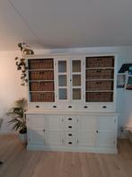 Grote witte buffetkast met manden, Huis en Inrichting, Kasten | Buffetkasten, Ophalen, Gebruikt, 200 cm of meer, 200 cm of meer