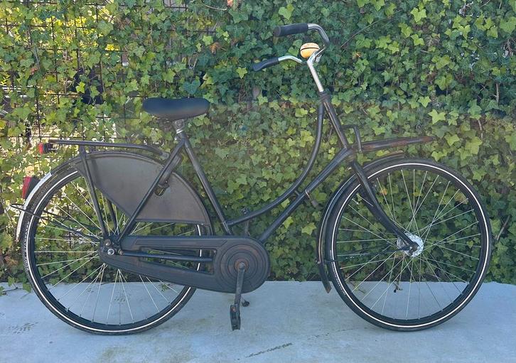 Opknapper: Azor damesfiets 28 inch, Fietsen en Brommers, Fietsen | Dames | Omafietsen, Gebruikt, 53 tot 56 cm, Ophalen
