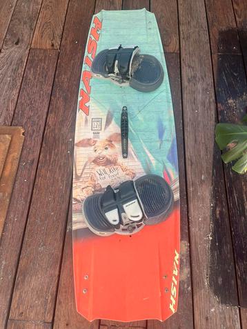 Naish Stomp 132 kiteboard beschikbaar voor biedingen