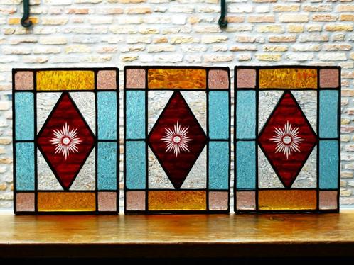 3 Art Deco glas in lood raampjes met een sterglas ruitjes, Antiek en Kunst, Antiek | Glas en Kristal, Ophalen of Verzenden