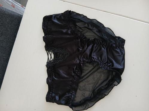 Set satijnen broekjes xl ook los te koop, Kleding | Dames, Ondergoed en Lingerie, Slip, Verzenden