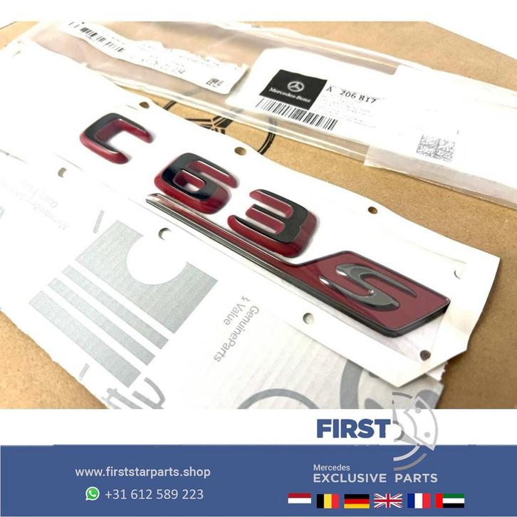 W206 C63 C63s AMG LOGO EMBLEEM ZWART / ROOD  E PERFORMANCE L, Auto-onderdelen, Carrosserie en Plaatwerk, Mercedes-Benz, Achter