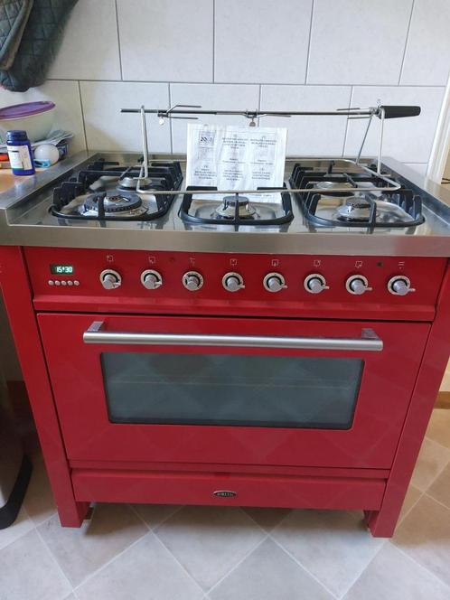 Rood Boretti fornuis met electrische oven, Witgoed en Apparatuur, Fornuizen, Gebruikt, Vrijstaand, Gas, 5 kookzones of meer, 90 tot 95 cm