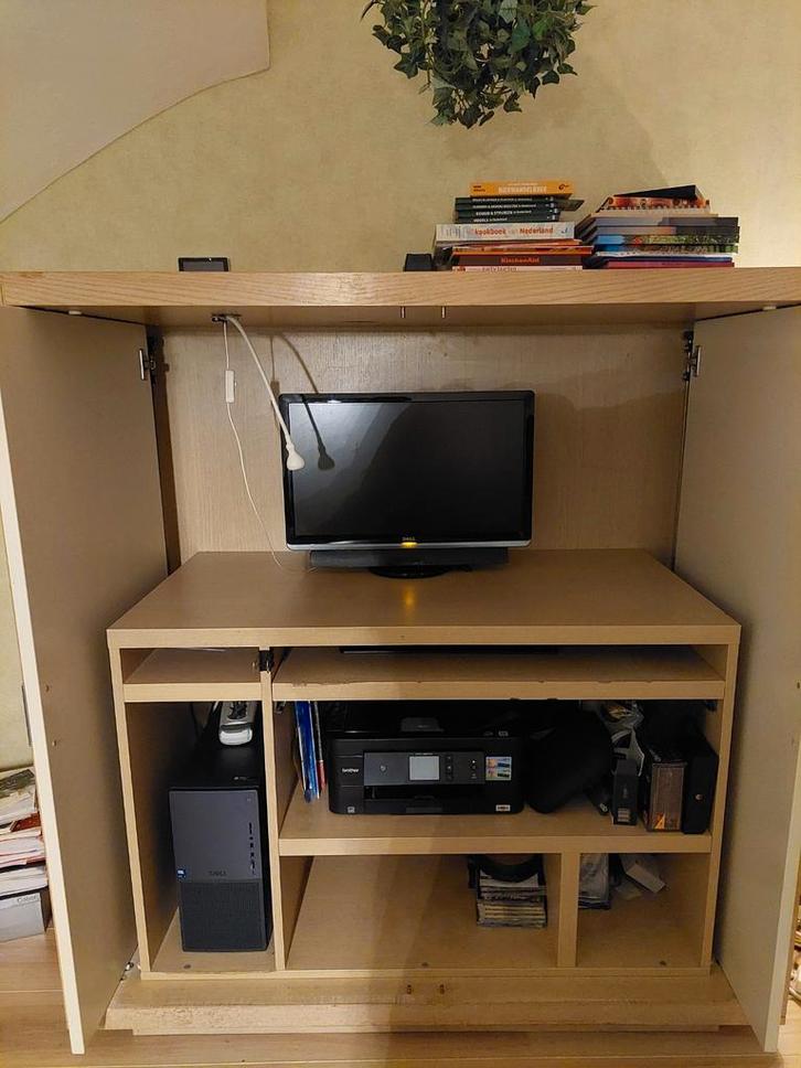 Ruime Computerkast met Schuifdeuren - Leiden/Leiderdorp, Huis en Inrichting, Kasten | Computermeubels, Gebruikt, 120 tot 170 cm
