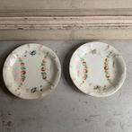 2 handbeschilder bordjes met roosjes *tres jolie Duiven*, Antiek en Kunst, Antiek | Servies los, Ophalen of Verzenden