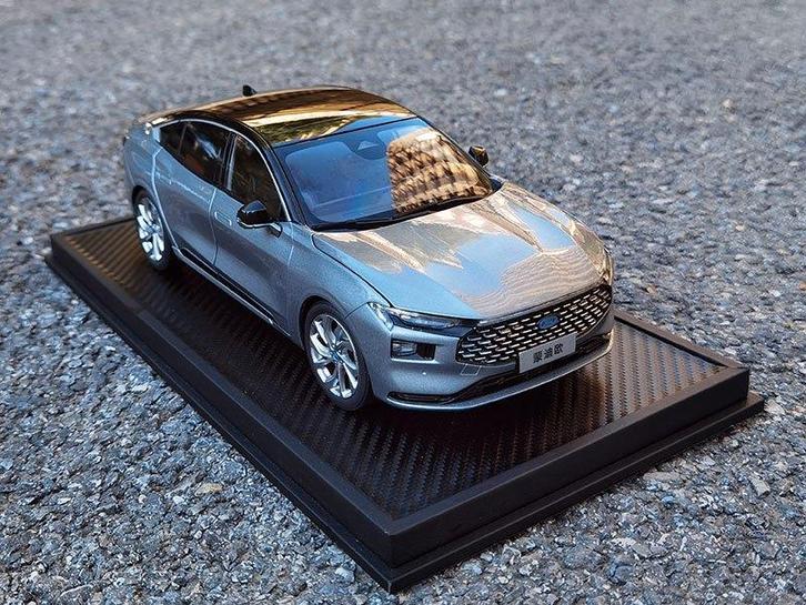 1:18 Ford Mondeo - 2022 - Grijs metallic NIEUW!, Hobby en Vrije tijd, Modelauto's | 1:18, Nieuw, Auto, Overige merken, Ophalen of Verzenden