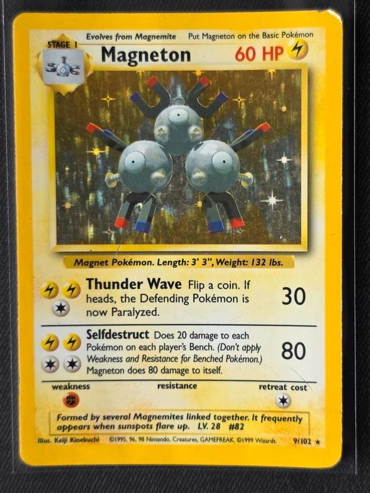 Magneton 9/102 Base Set - Holo - Good, Hobby en Vrije tijd, Verzamelkaartspellen | Pokémon, Gebruikt, Losse kaart, Foil, Ophalen of Verzenden