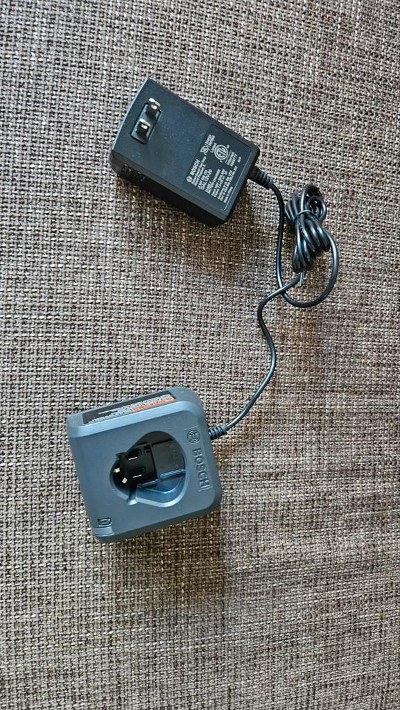 Bosch 12V Accu Oplader GAL12V-20 - Amerikaanse Stekker, Doe-het-zelf en Verbouw, Gereedschap | Machine-onderdelen en Toebehoren