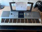 Yamaha psr e323, Muziek en Instrumenten, Keyboards, Ophalen, 61 toetsen, Yamaha, Zo goed als nieuw