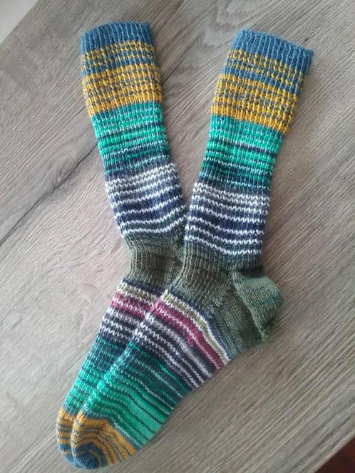 Mooie nieuwe handgebreide warme sokken MAAT 40/41, Kleding | Dames, Sokken en Kousen, Nieuw, Ophalen of Verzenden